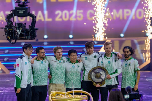 AUI_2000 IS THE FIRST PERSON TO LIFT THE AEGIS OF CHAMPIONS THREE TIMES-GameReadHub